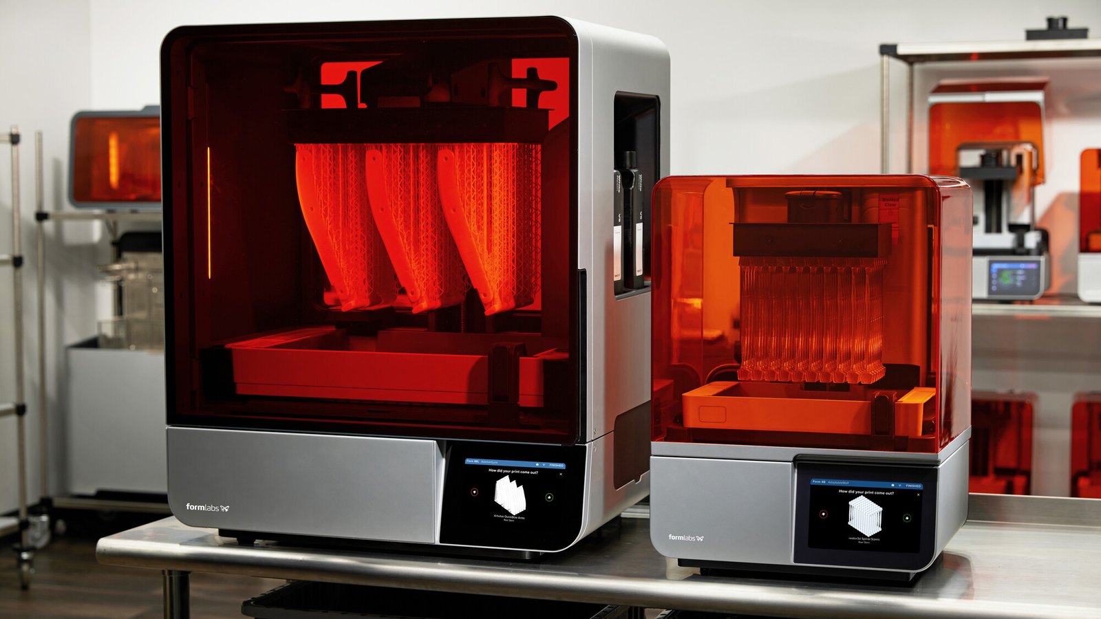 Comparativa de tamaño entre las impresoras 3D Formlabs Form 4BL y Form 4B